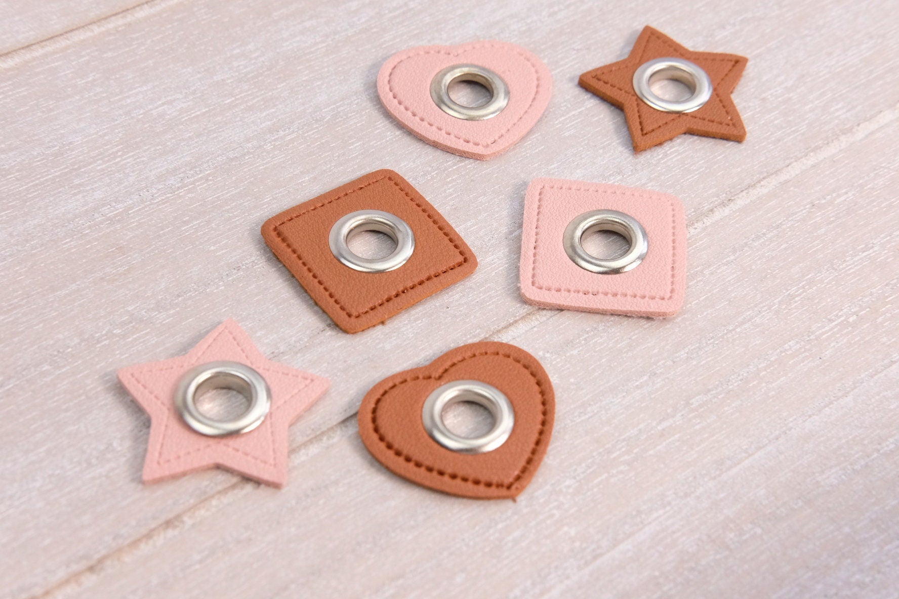 Ösenpatches Herz Stern 8mm im 2er Pack, Kordelpatches, Kunstlederöse rosa und braun - STOFFSTORCH